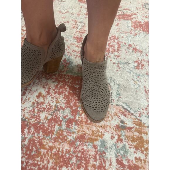 Jeffrey Campbell Rosalee Tan Suede Cutout Ankle Booties Size 8 - Picture 3 of 11